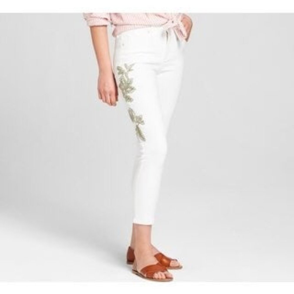 Universal Threads Embroidered Skinny Jean